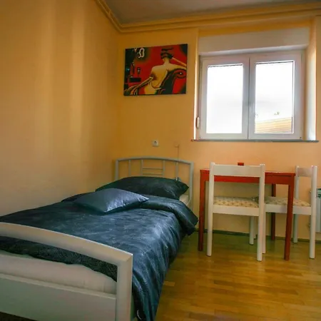 Appartement Vila Justin I. With Pool Ljubljana