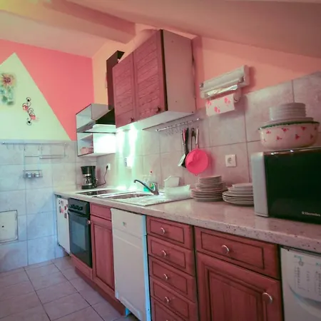Appartement Vila Justin I. With Pool Ljubljana