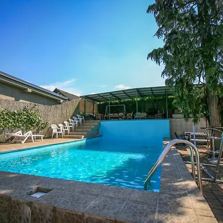 Vila Justin I. With Pool 公寓